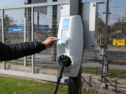 ENGIE y Derco inician una alianza para impulsar la electromovilidad en Chile